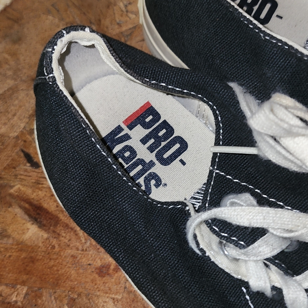 2 pair of Pro Keds Canvas Sneakers Size 9 - Picture 6 of 14